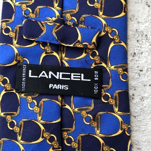 Collection of ties - Picture 4 of 9